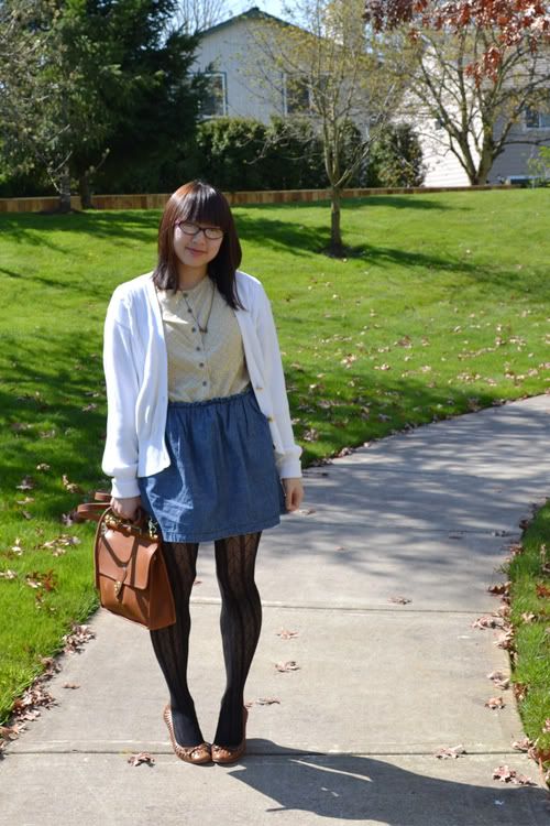 oversized tote bags for school. of an oversized tote bag