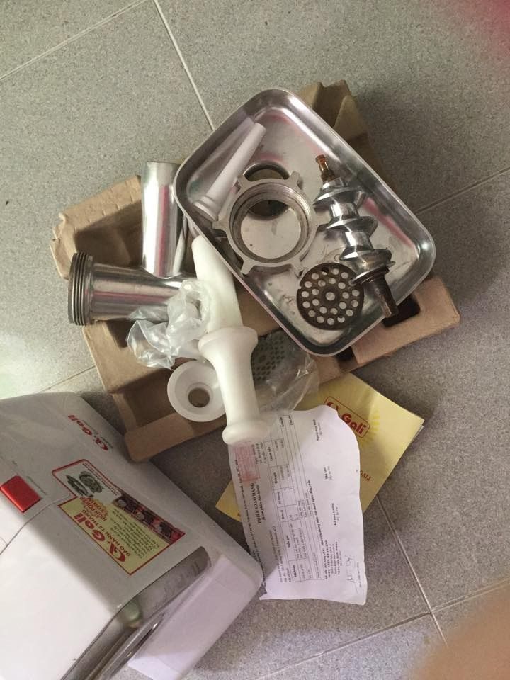 Dọn nhà thanh lý máy xay thịt, cây treo quần áo, móc quần áo trẻ em - 1