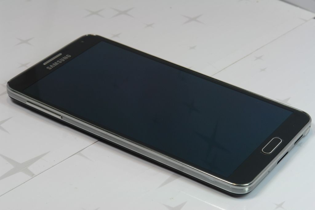 Samsung Galaxy Note 3 N900 Gold edition - 1