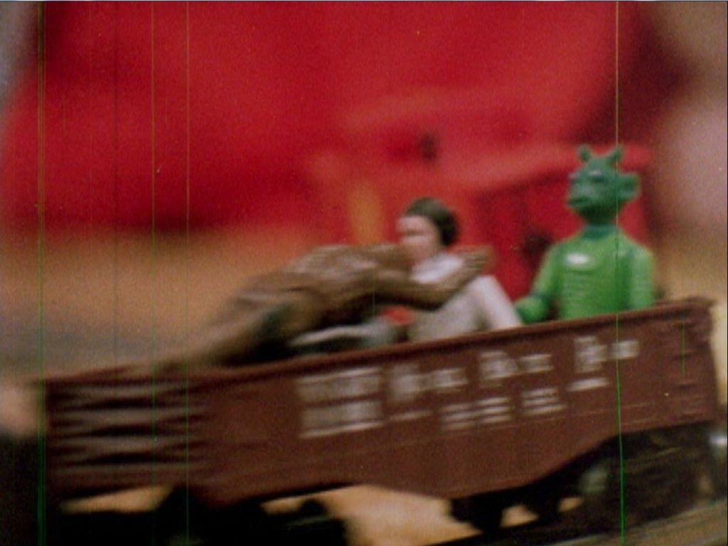  photo William_s Doll Lionel Cannonball train set - train running - closeup gondola with Princess Leia and Greedo_zpsiworl5zx.jpg