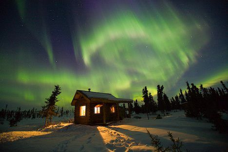 aurora-borealis-winter-cabin_7290_zpsf9f
