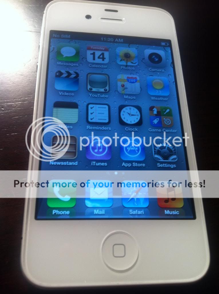 Apple iPhone 4S (Latest Model)   16GB   White. MINT Condition. Priced 