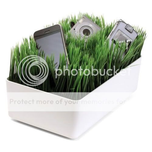 Kikkerland Electronic Device Grass Charging Station  